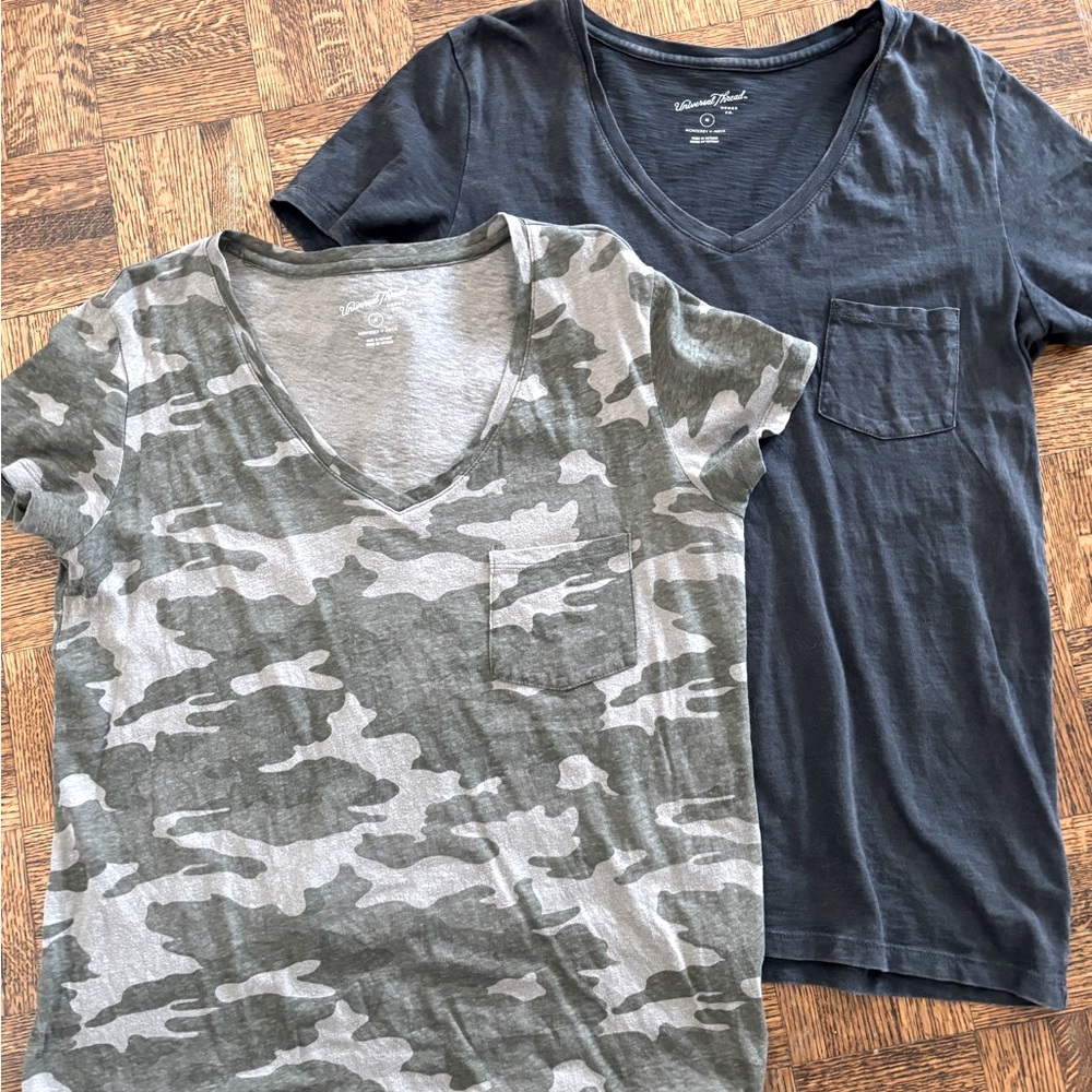Classic stone wash American Universal Threads V-Neck T-Shirts